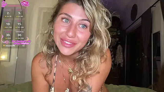 GoddessDove Chat XXX live