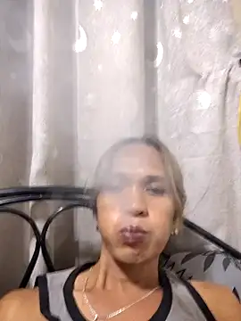 Creamycumdollx 在線直播表演