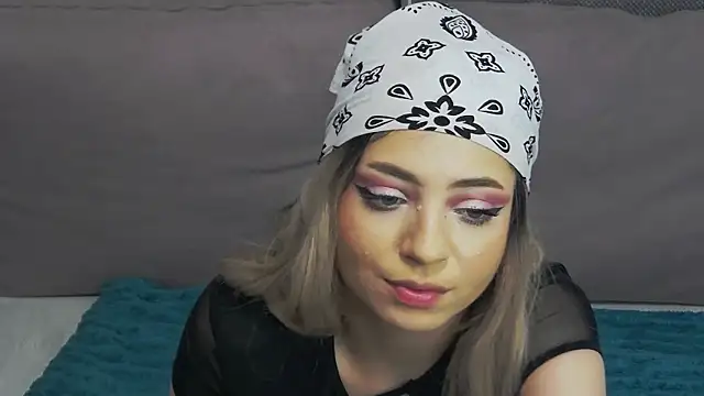 Dahliacruzz Adlı Modelin Canlı XXX Sohbeti