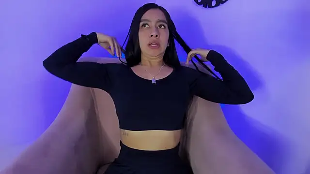 Zara_Cardona Adlı Modelin Canlı XXX Sohbeti