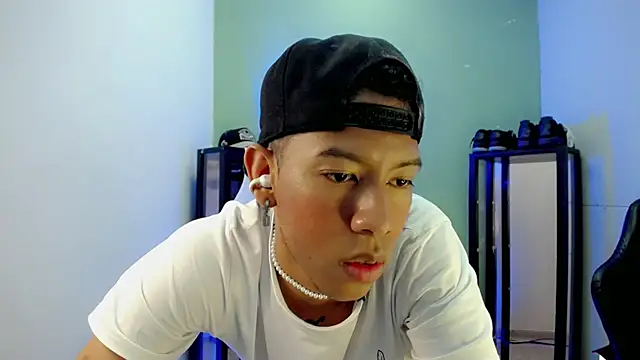 Tupac_D Show in webcam