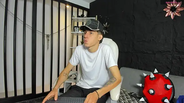 Pokazy przed kamerką – mikebenefleck_01