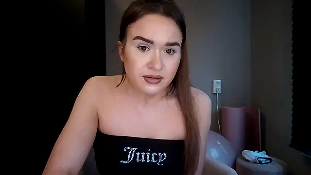 avajade 即時 XXX 聊天