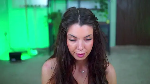 Pokazy przed kamerką – LylaRoze