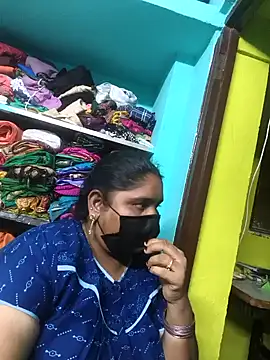 Villageanuty Adlı Modelin Canlı XXX Sohbeti