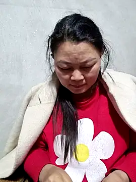 yoowwmr: διαδικτυακό σόου στην κάμερα