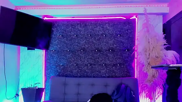 Queens_Wonders_Blonders Live XXX-chat