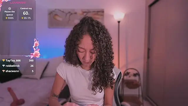 ChloeMoretiのライブXXXチャット