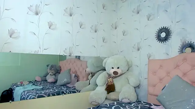 XXX chat uživo modela zara_cute