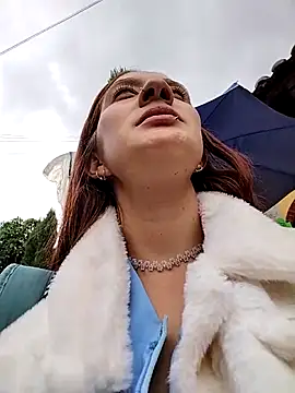 Mery_Moon123 élő XXX-chatje