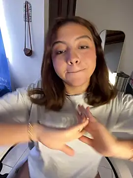 XXX chat uživo modela Bonni_lohan