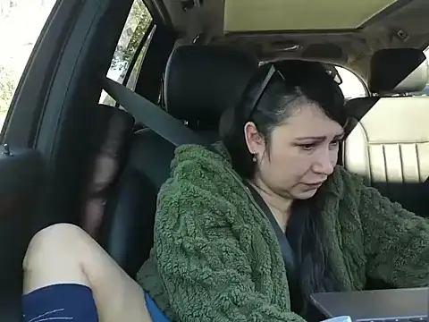 Vickiebee: онлайн-секс-чат