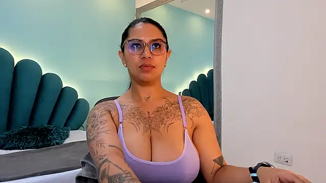 sharlott18 Live XXX-Chat