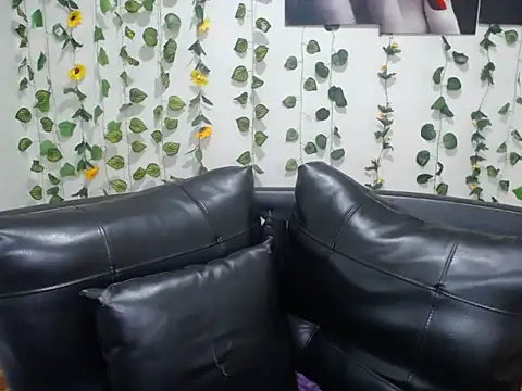 Živý XXX chat OLIVIAMISSY_02