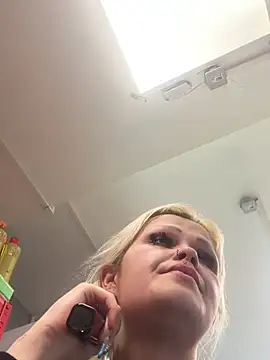 CherryXOX- – webcam-show