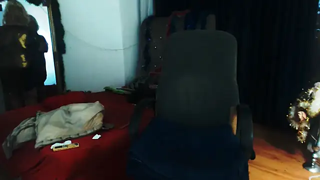 MatureExtasy élő XXX-chatje