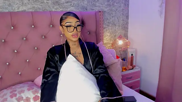 Mia_Jansen Live XXX-chat