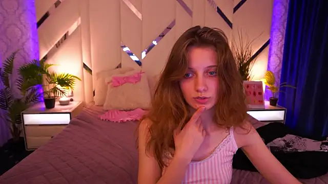 CuteeFoxy Live XXX-Chat