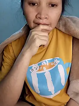 yumyum112 网络视讯表演