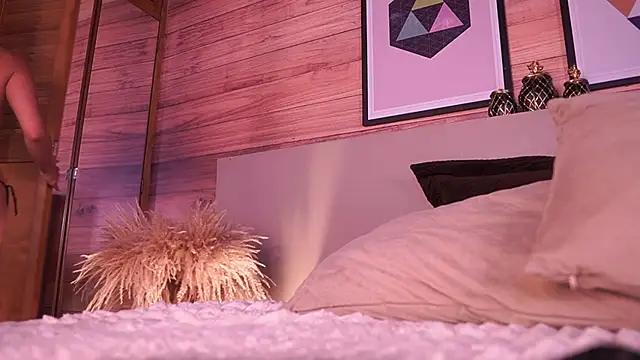 Chatroom XXX en direct de IzzyWild