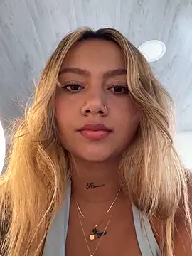 amanda-medrano1 Adlı Modelin Canlı XXX Sohbeti