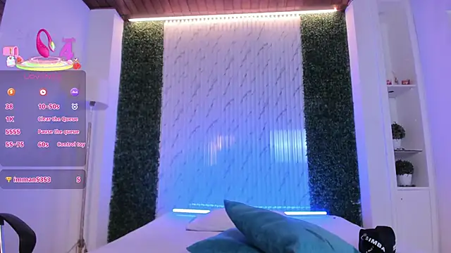 AidaJones: онлайн-секс-чат