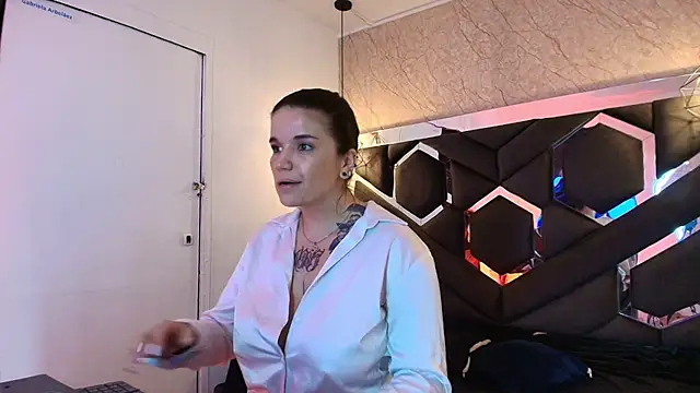 cataleya_sambrano Adlı Modelin Canlı XXX Sohbeti