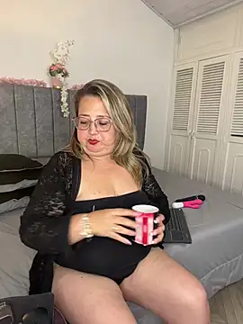 CurvyRosse_ Live XXX Chat