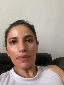 Marestrella-25 Adlı Modelin Canlı XXX Sohbeti