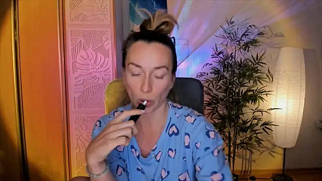 RebeccaMartinez élő XXX-chatje