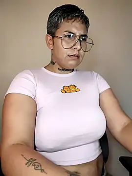 Živý XXX chat Yessi_rousse