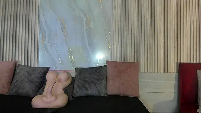 BriannaChelsea élő XXX-chatje