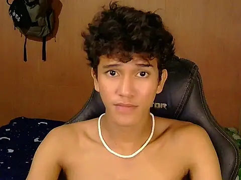 Chat XXX Live hugekenbigcock