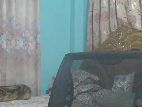 NancyRuvi Show in webcam