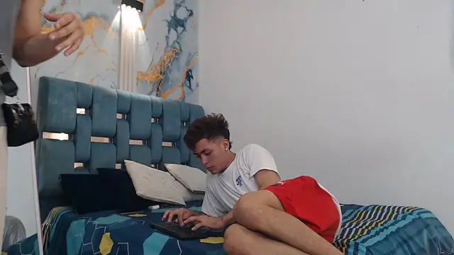 VERY_HOT_GUYS Webcamshow