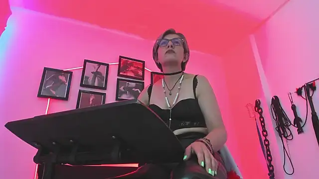 MistressNyx_cg: απευθείας συνομιλία ΧΧΧ