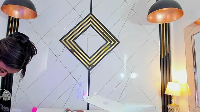 EmilyDiaaz Adlı Modelin Canlı XXX Sohbeti