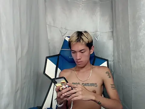 riks_tyler 现场XXX聊天