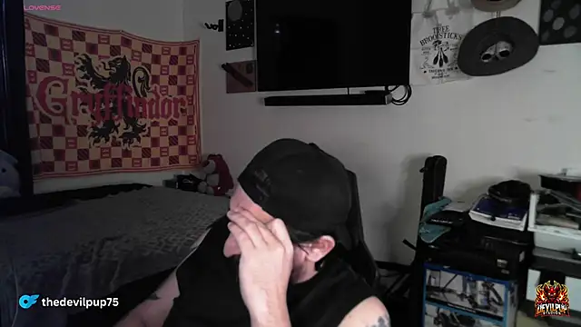 دردشة DevilPup75_ الجنسية المباشرة