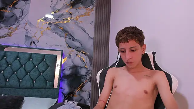 spicyslim_'s Webcam Show