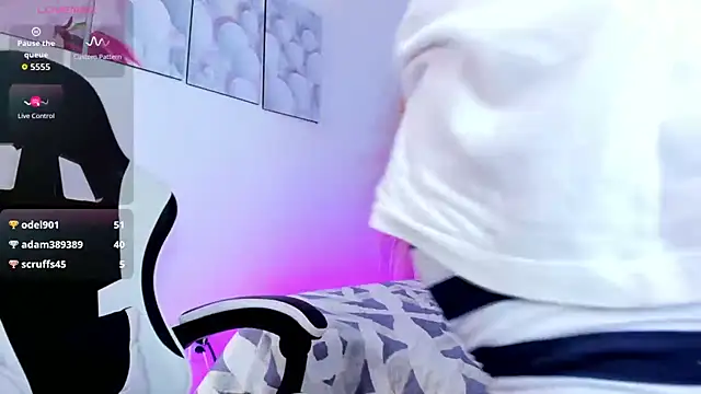 ian_and_austin Show in webcam