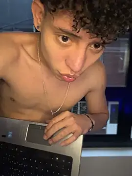 Chatroom XXX en direct de yoursexyjose