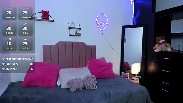 Chat +18 de Nina_curves ao vivo