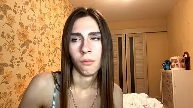 ElsieKuhlmann: διαδικτυακό σόου στην κάμερα