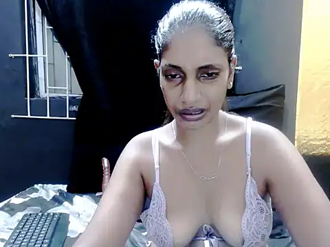 indianhoney69's Live XXX Chat