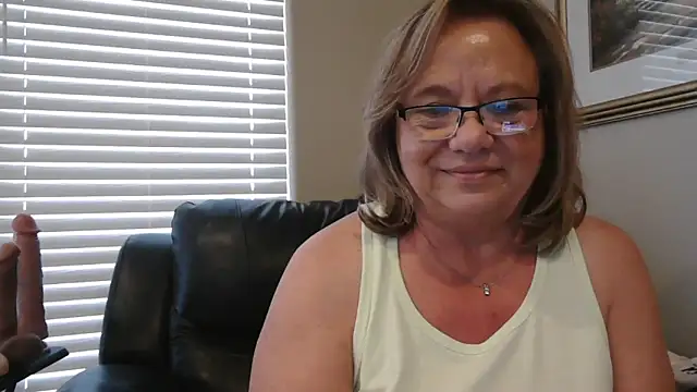 BustyAnnie webcam show