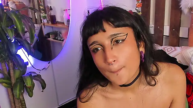 MeowMota_ Adlı Modelin Canlı XXX Sohbeti