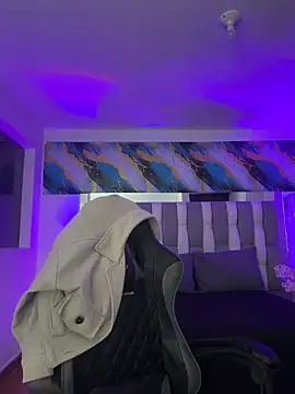 Chat +18 de Adaara_Rey ao vivo