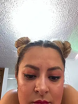 แชท XXX สดของ Amara_diamond15