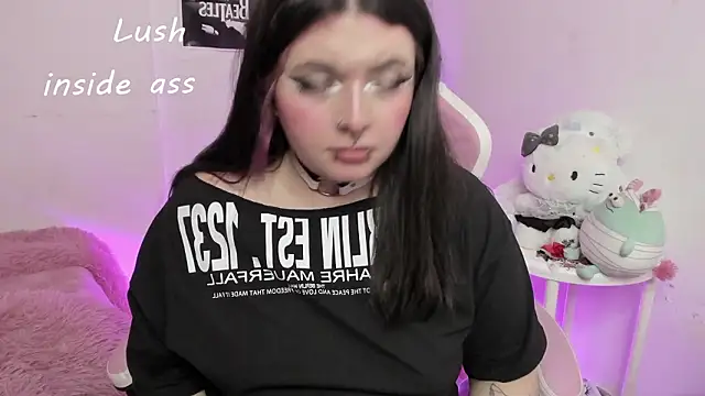 Sachi_Meow Adlı Modelin Canlı XXX Sohbeti